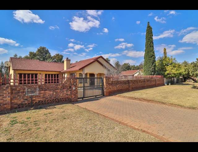6 BEDROOM HOUSE FOR SALE IN CLAYVILLE